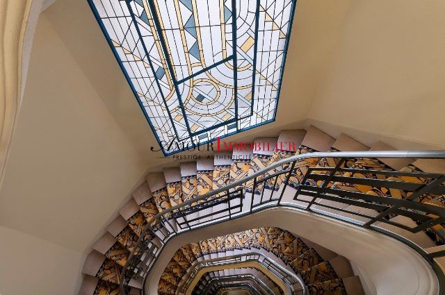 Appartement . 5 chambres . 296 m²