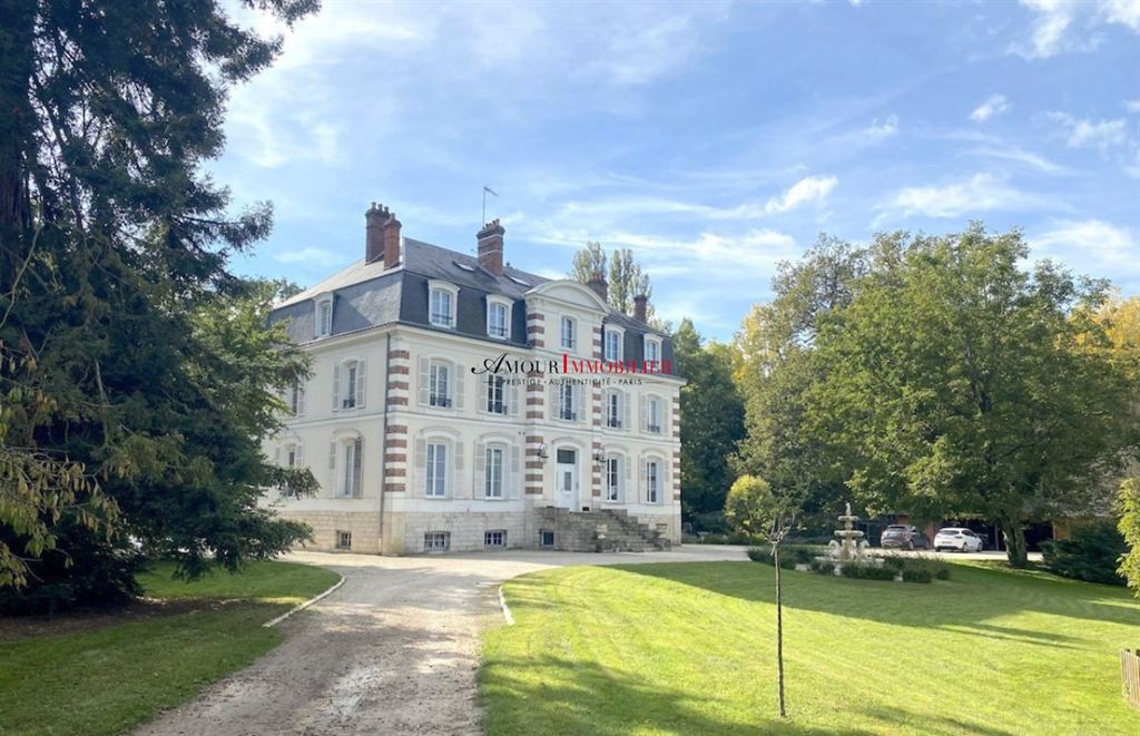 Maison . 7 chambres . 515 m²
